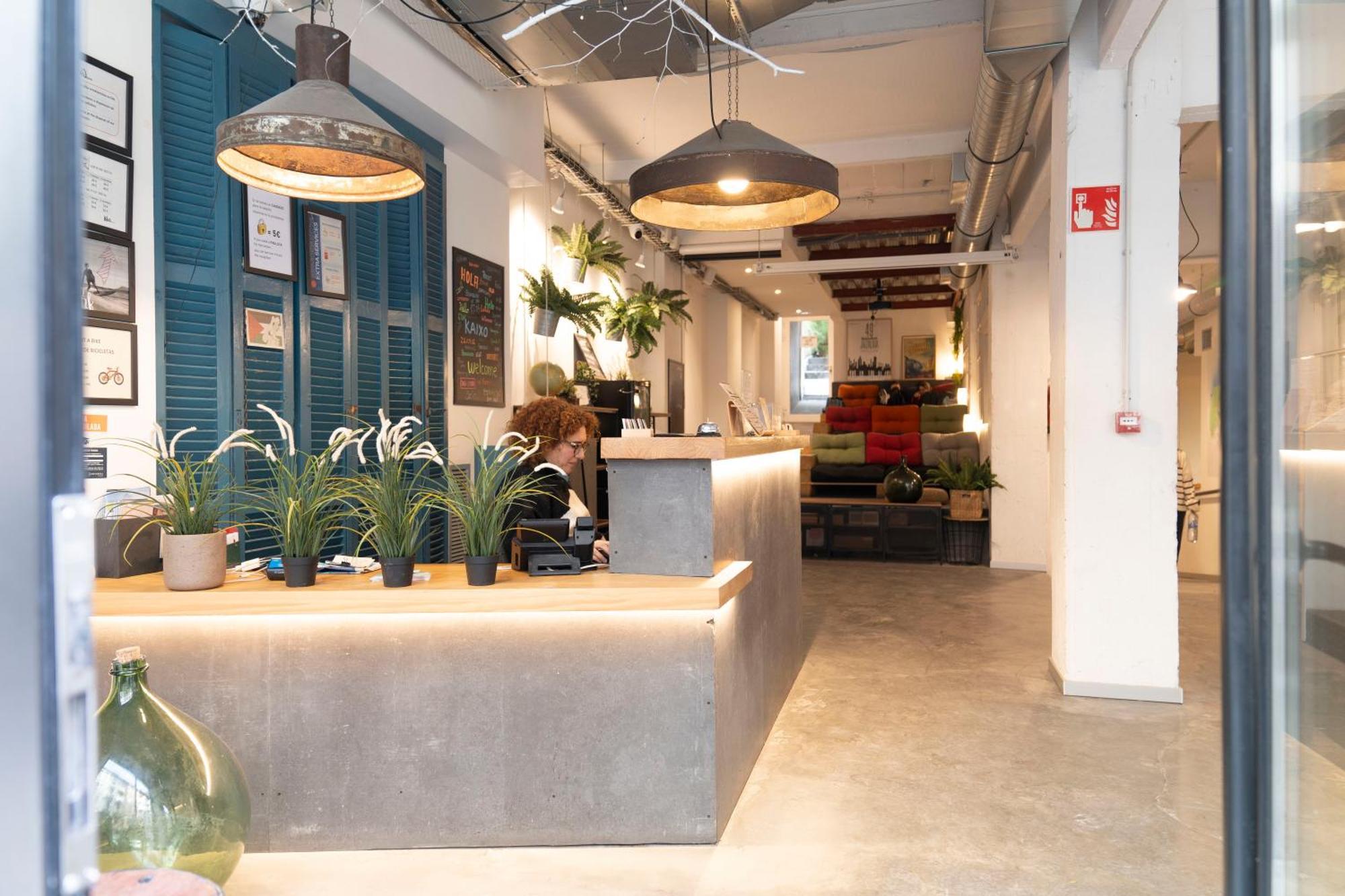 Koba Hostel Сан Себастиан Екстериор снимка