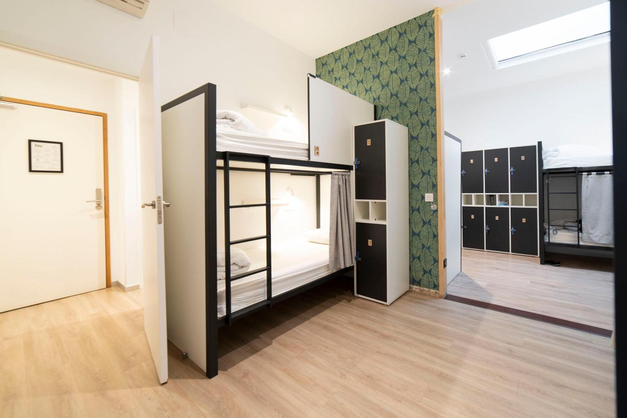 Koba Hostel Сан Себастиан Екстериор снимка